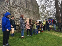 2017 Pasche egg rolling